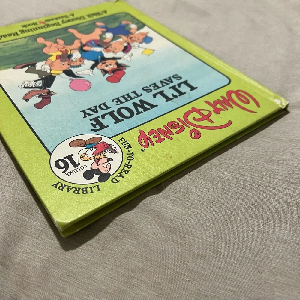 Vintage 1986 Disney‎ Li’l Wolf Saves the Day Book Fun-to-Read Vol 16